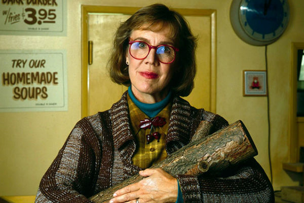 Lady Leño (Catherine E. Coulson)